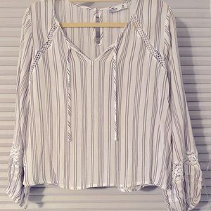 Color: Gray and White